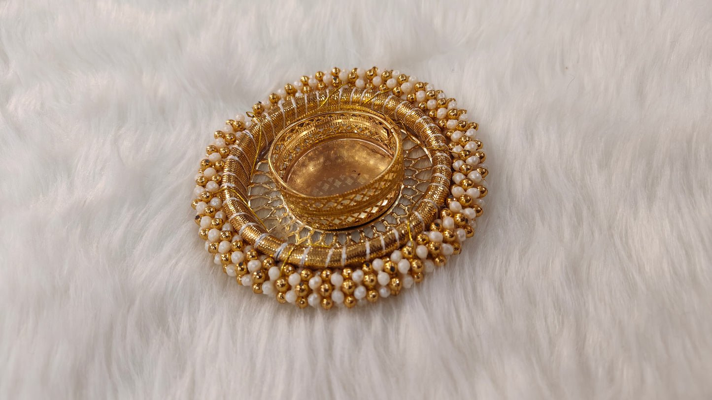 Golden tealight holder