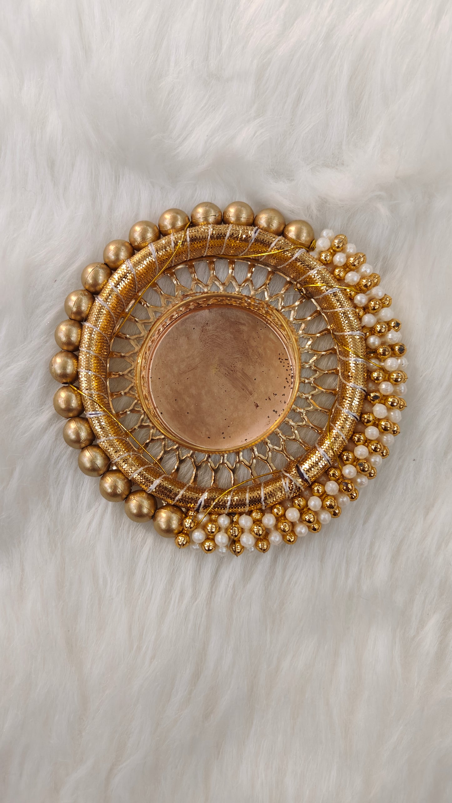 Golden tealight holder